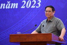 Thủ tướng: "Sách giáo khoa cần đổi mới nhưng đảm bảo chuẩn mực và ổn định"