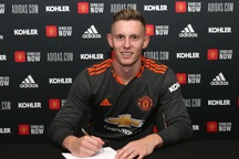 Man Utd giữ chân thành công thủ thành trẻ Henderson