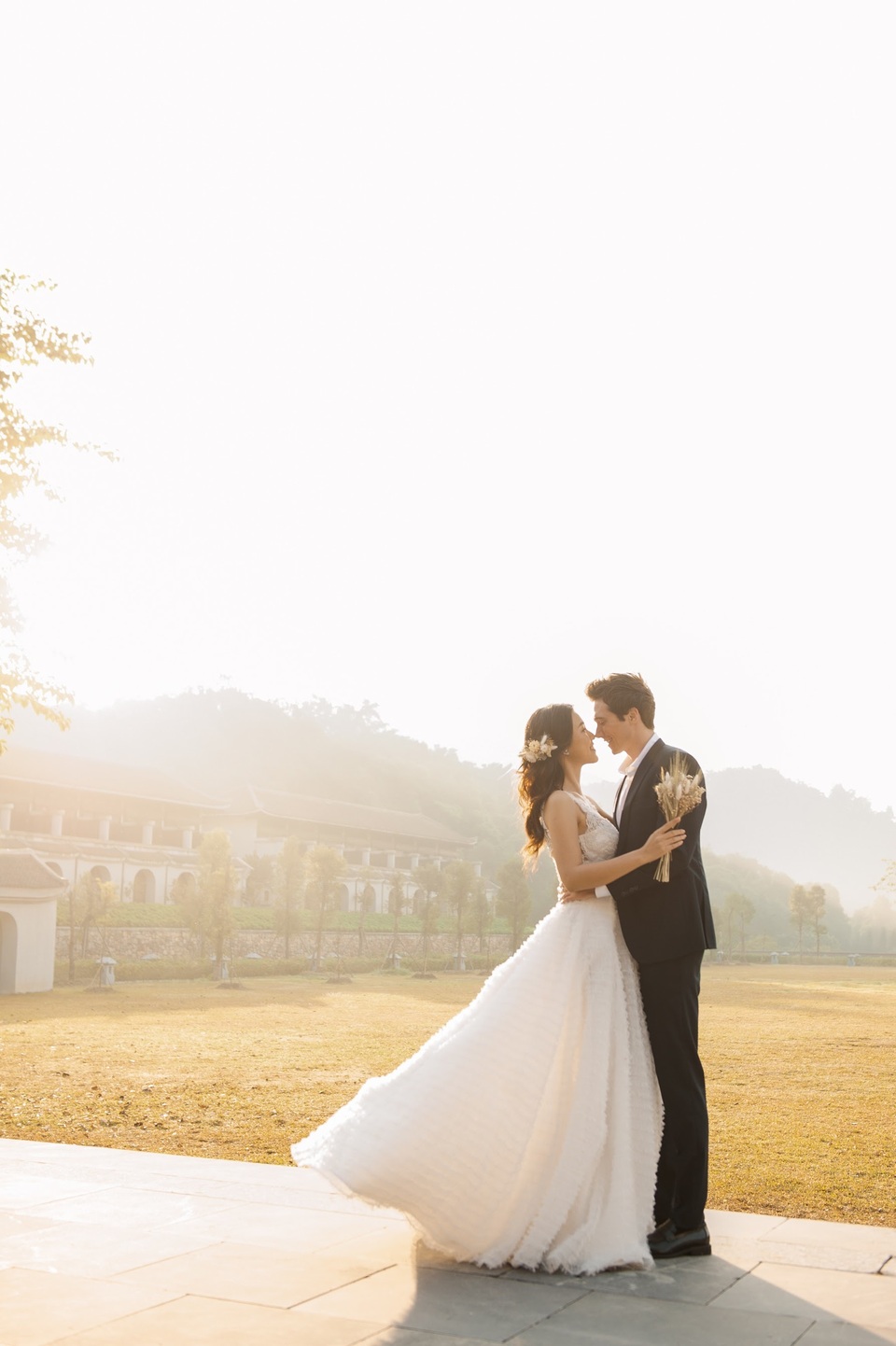 Trước thềm hôn lễ với chồng Tây, Hoàng Oanh khoe trọn ảnh cưới như mơ - 14 Trước thềm hôn lễ với chồng Tây, Hoàng Oanh khoe trọn ảnh cưới như mơ - 14