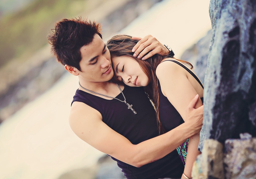 Lên giường với tình cũ, 9X quên luôn người chồng lớn tuổi từng là ân nhân - 1 Lên giường với tình cũ, 9X quên luôn người chồng lớn tuổi từng là ân nhân - 1
