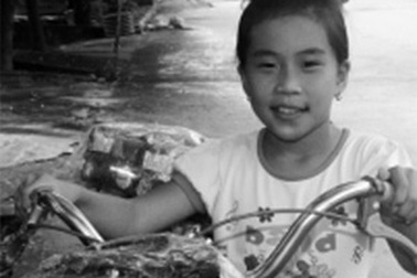 Cô bé 11 tuổi làm trụ cột gia đình