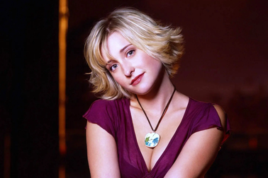 Sao "Thị trấn Smallville" tham gia giáo phái tình dục để tìm lại hào quang