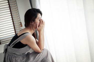 Lấy chồng nghèo, đêm nào cũng phải chứng kiến cảnh tượng khó tin