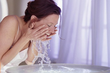 Giảm mụn đầu đen và mụn bọc