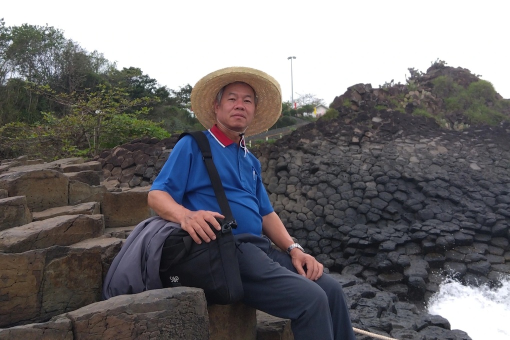 60-year-old man crosses Vietnam with old motorbike and 8 types of medicine every day - 3 Người đàn ông 60 tuổi xuyên Việt với xe máy cũ và 8 loại thuốc mỗi ngày - 3