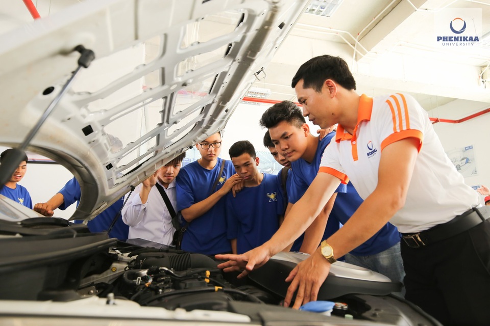 Kỹ thuật ô tô: Sức hút từ ngành công nghiệp mũi nhọn - 1 Kỹ thuật ô tô: Sức hút từ ngành công nghiệp mũi nhọn - 1