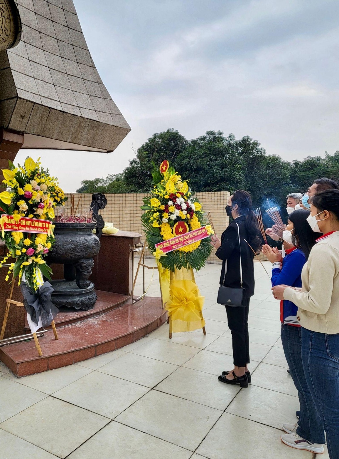 Hoa khôi Trà My tham gia hoạt động kỷ niệm ngày Quân đội Nhân dân Việt Nam - 1 Hoa khôi Trà My tham gia hoạt động kỷ niệm ngày Quân đội Nhân dân Việt Nam - 1