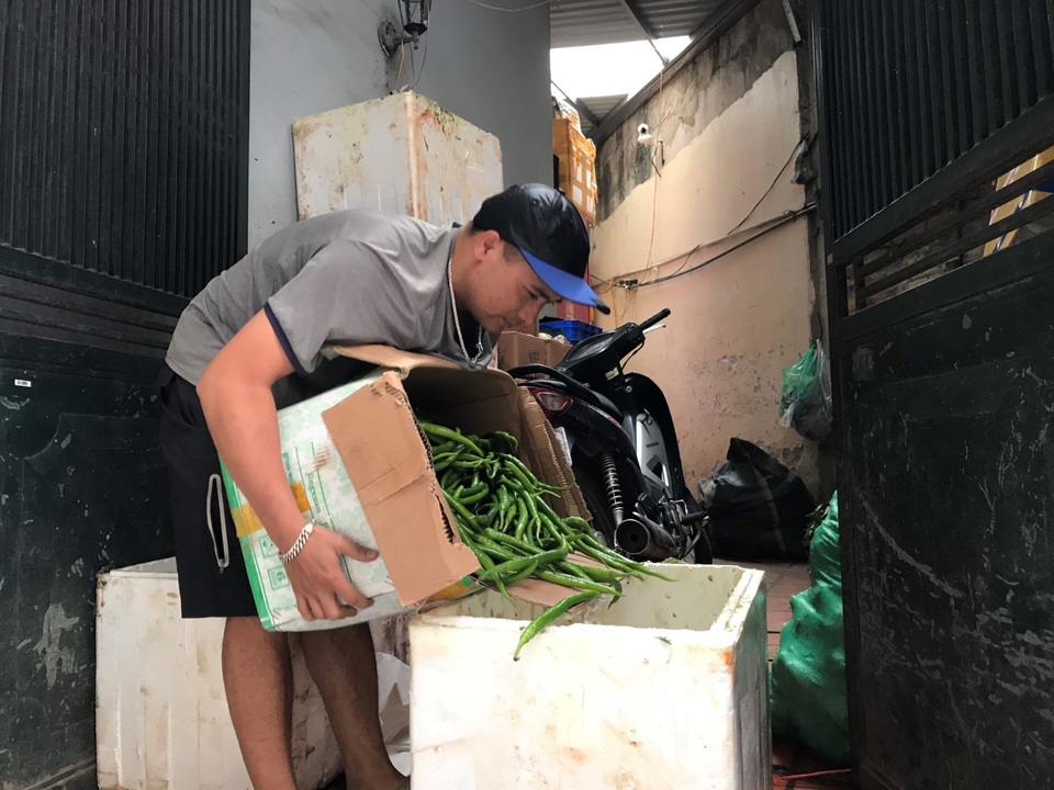 Rau dại bờ bụi miền Tây đi chuyên cơ ra Hà Nội thành đặc sản hạng sang - 2 Rau dại bờ bụi miền Tây đi chuyên cơ ra Hà Nội thành đặc sản hạng sang - 2