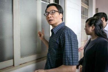 Phó Thủ tướng lắc đầu nhìn trạm y tế...đóng cửa với dân