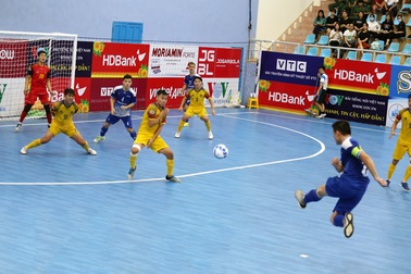 Ngôi đầu giải futsal vô địch quốc gia lại đổi chủ