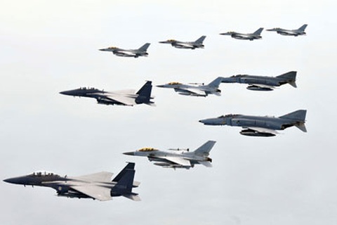 Hàn Quốc đòi Trung Quốc vẽ lại vùng phòng không, Bắc Kinh từ chối