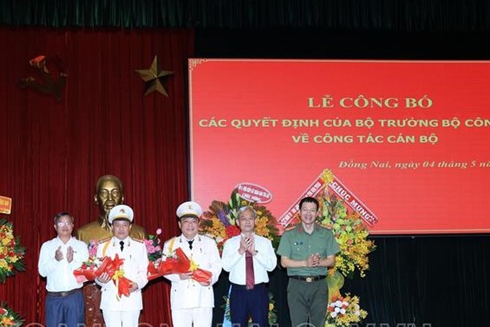 Công an tỉnh Đồng Nai có thêm 2 phó giám đốc - 1 Công an tỉnh Đồng Nai có thêm 2 phó giám đốc - 1