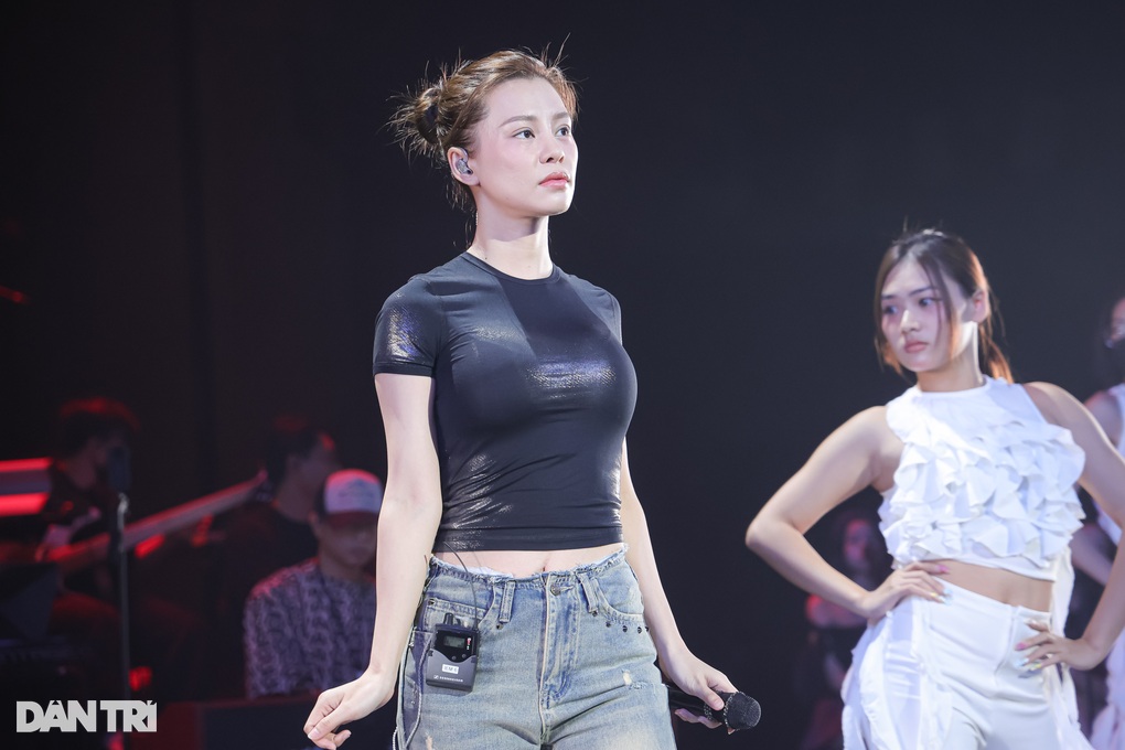 Bùi Lan Hương lần đầu kết hợp Double2T trong hòa nhạc 20 năm Dân trí - 2