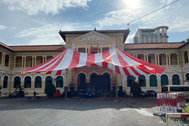 Tòa dựng rạp xét xử vụ bé gái 8 tuổi bị bạo hành đến chết