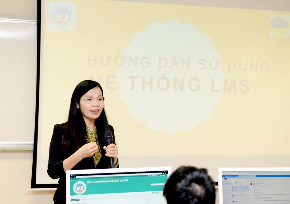 Sinh viên Kinh tế Quốc dân chuyển sang học Blended learning vì virus corona - 1 Sinh viên Kinh tế Quốc dân chuyển sang học Blended learning vì virus corona - 1