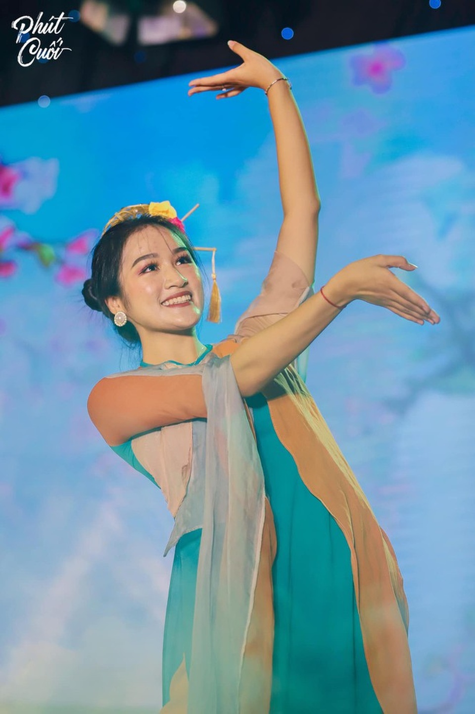 Xao xuyến với nữ sinh đa tài, năng động Học viện Báo chí và Tuyên truyền - 4 Xao xuyến với nữ sinh đa tài, năng động Học viện Báo chí và Tuyên truyền - 4
