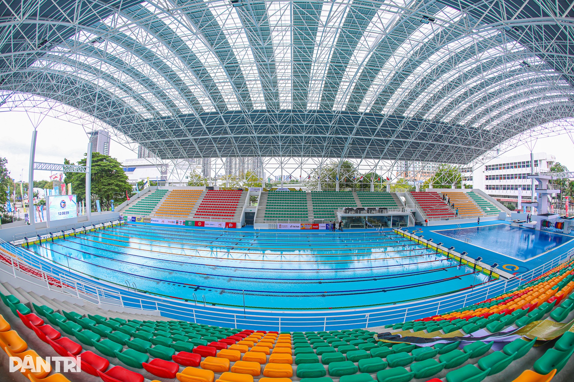 ກິລາຊີເກມ 33 ສະໜາມ ເຜີຍຄວາມງາມກ່ອນພິທີເປີດ - 6 Dàn nhà thi đấu SEA Games 33 hé lộ vẻ đẹp trước giờ khai mạc - 6