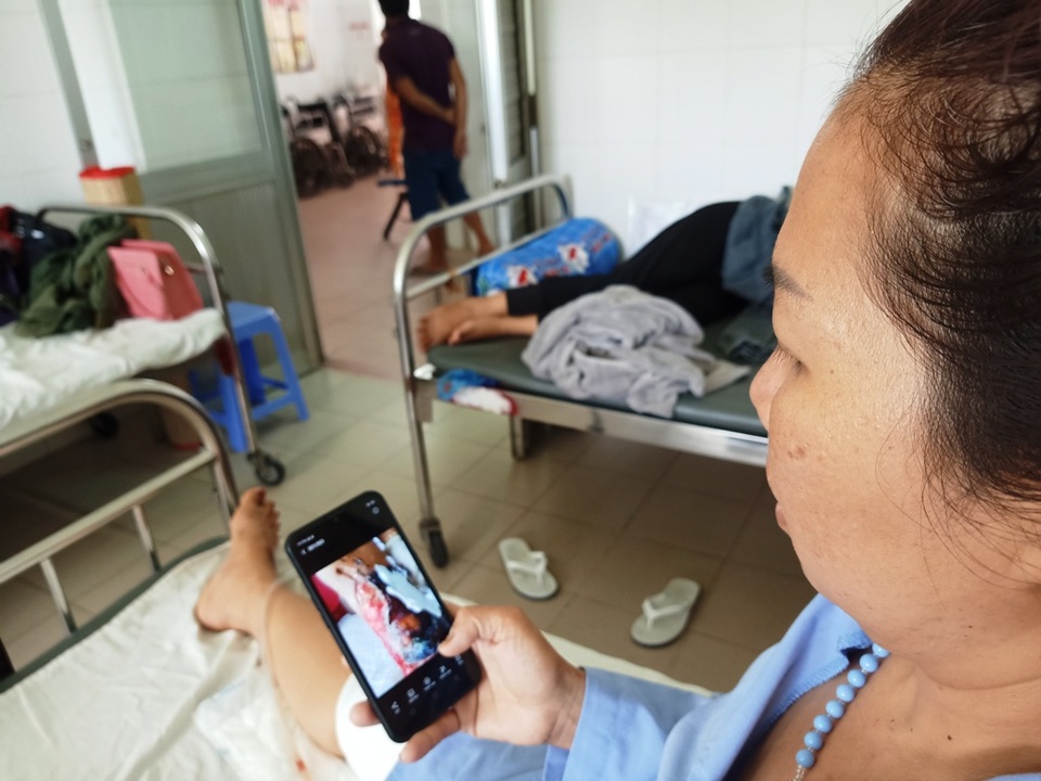 Cha nằm liệt, mẹ nằm viện, thương 3 con nhỏ về tá túc ông nội nghèo khó - 7 Cha nằm liệt, mẹ nằm viện, thương 3 con nhỏ về tá túc ông nội nghèo khó - 7