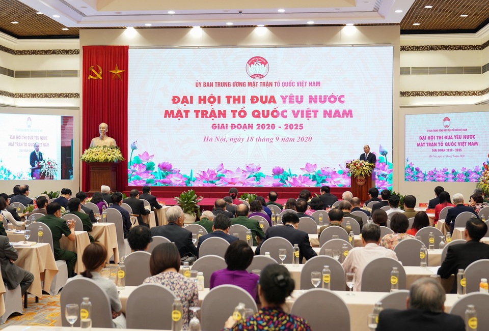 Thủ tướng động viên mọi tầng lớp nhân dân vươn lên làm giàu chính đáng - 1 Thủ tướng động viên mọi tầng lớp nhân dân vươn lên làm giàu chính đáng - 1