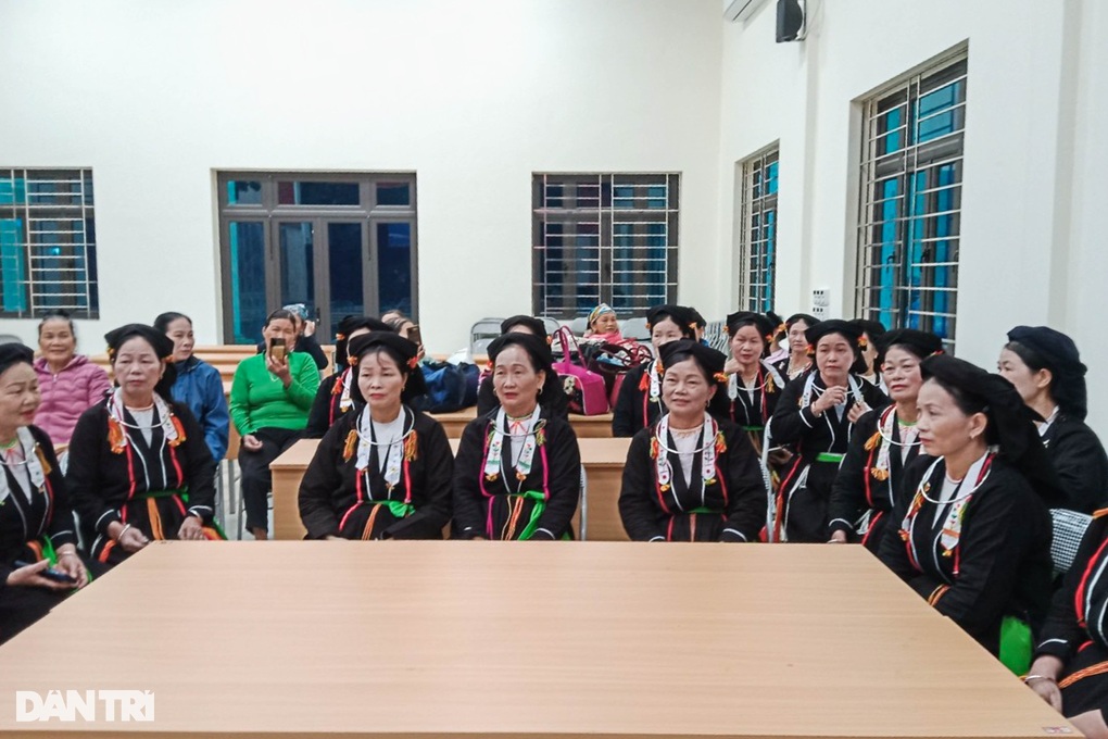 Những người truyền lửa cho làn điệu Soọng Cô của dân tộc Sán Dìu - 2 Những người truyền lửa cho làn điệu Soọng Cô của dân tộc Sán Dìu - 2