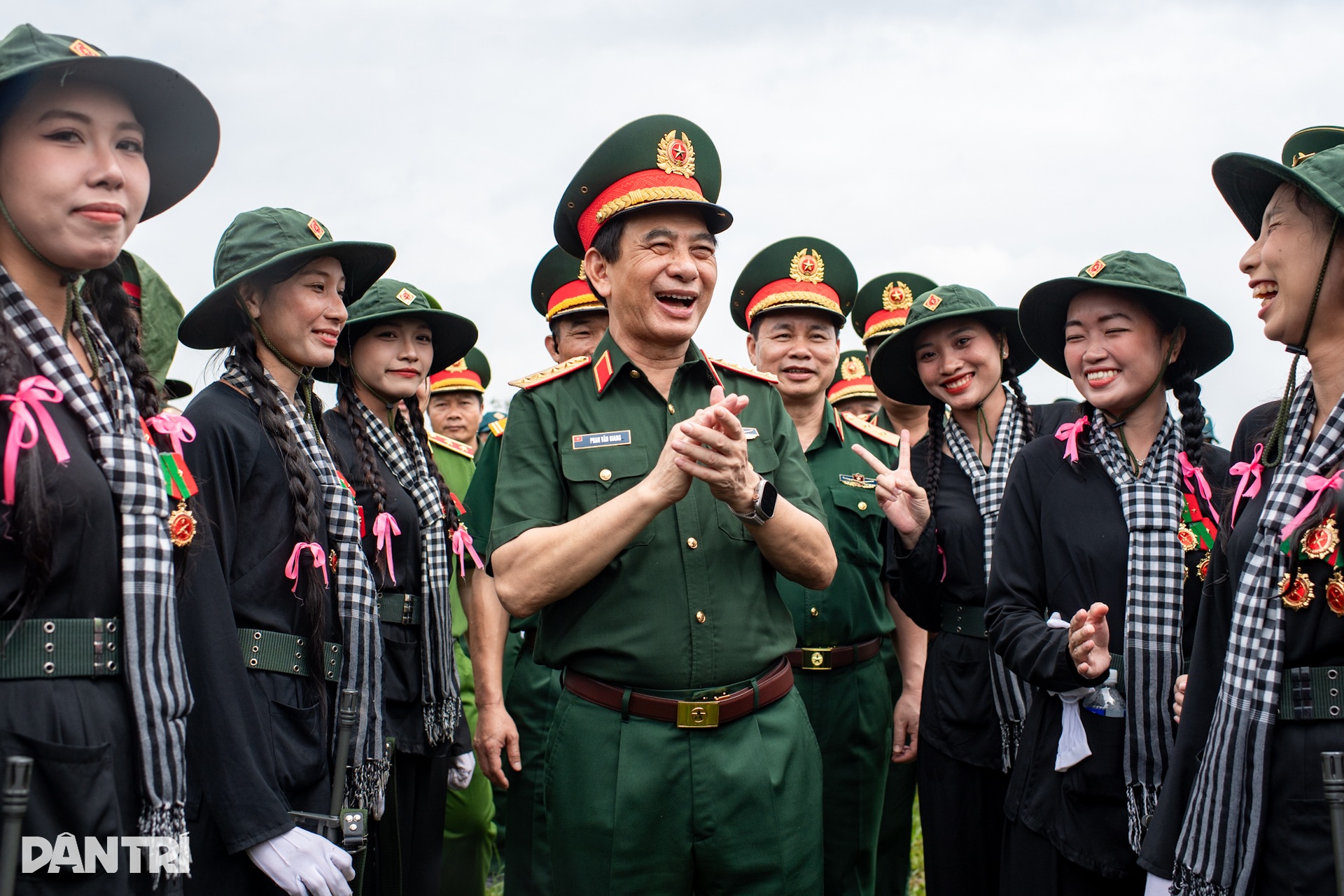 “Vượt nắng thắng mưa”, ý chí ngày hội non sông - 1 “Vượt nắng thắng mưa”, ý chí ngày hội non sông - 1