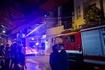 Cụ ông mắc kẹt trong căn nhà cháy ở TPHCM