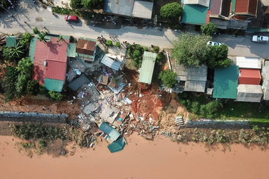 Dân hiến đất, chính quyền chi 100 tỷ đồng làm kè ngăn sạt lở sông Thạch Hãn