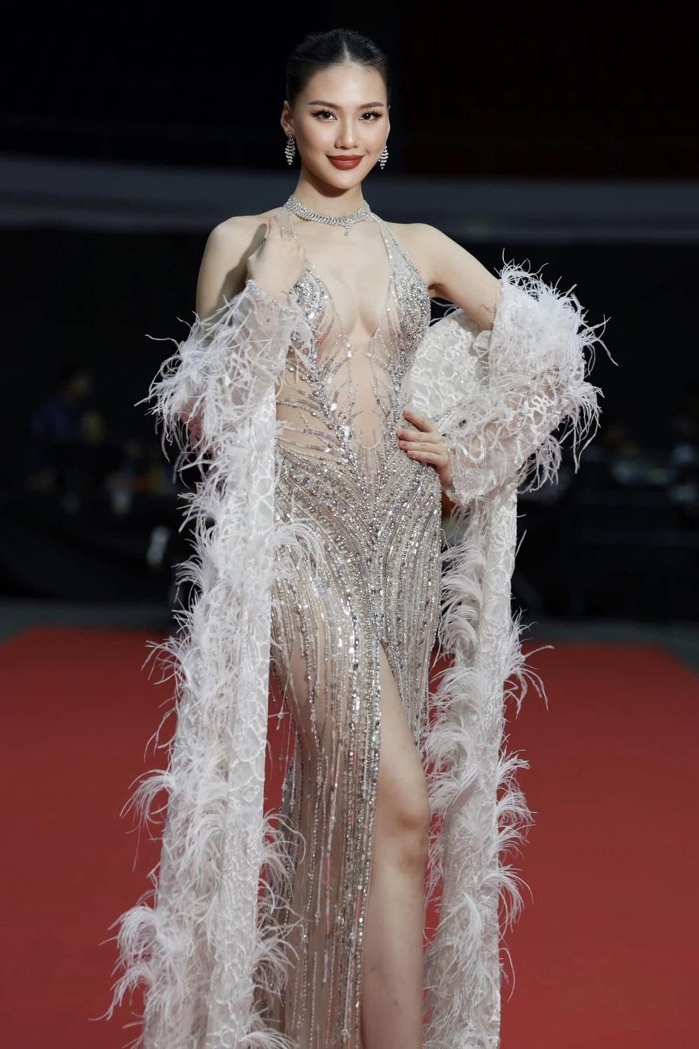 Nhan sắc gợi cảm của mỹ nhân được kỳ vọng đăng quang Miss Universe Vietnam - 4 Nhan sắc gợi cảm của mỹ nhân được kỳ vọng đăng quang Miss Universe Vietnam - 4