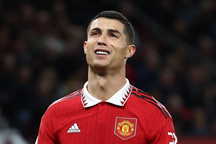 C.Ronaldo thừa nhận thực tế phũ phàng, tự đóng cửa trở lại Man Utd
