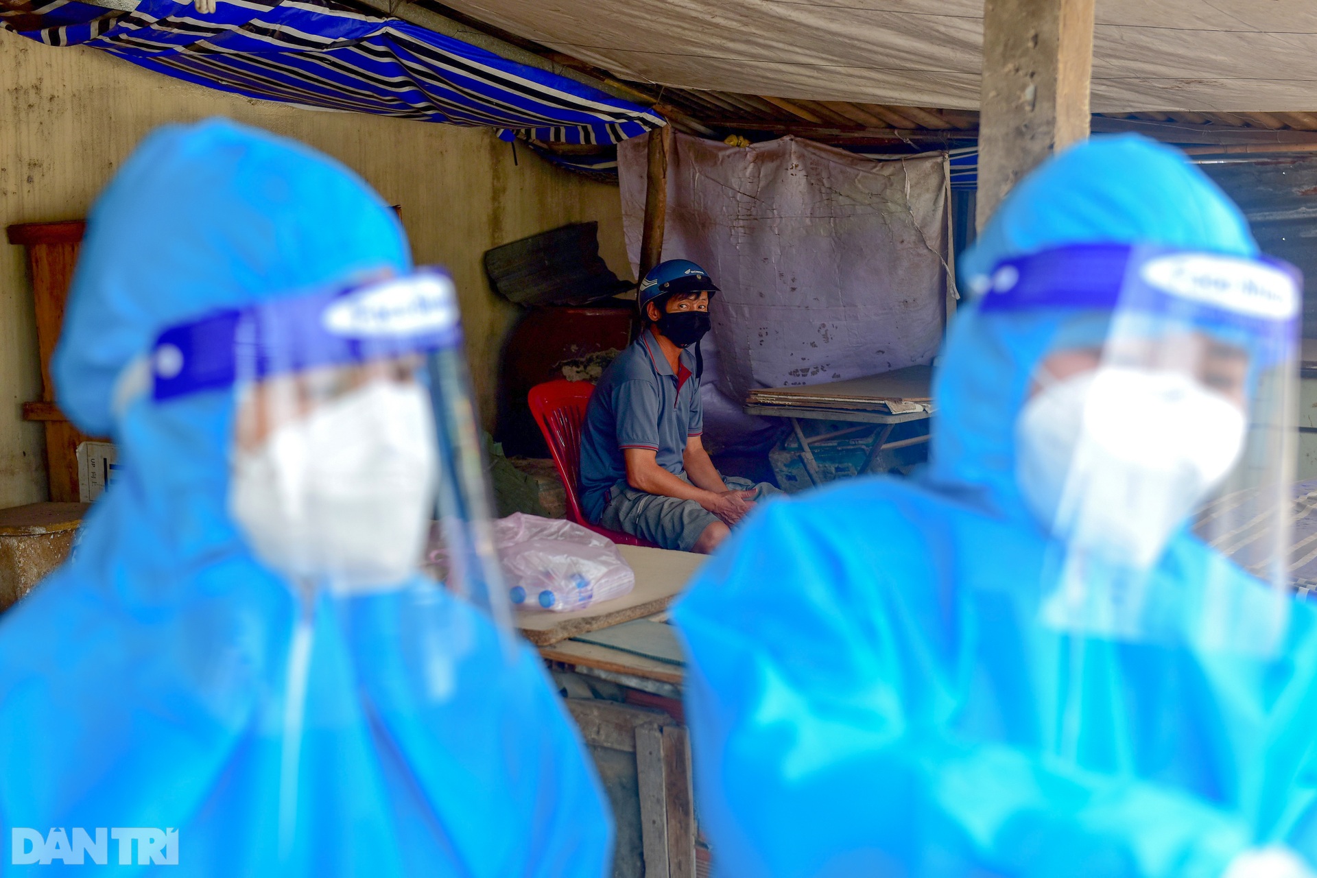 Bị test nhanh trên đường đi mua gạo, một người TPHCM dương tính SAR-CoV-2 - 6