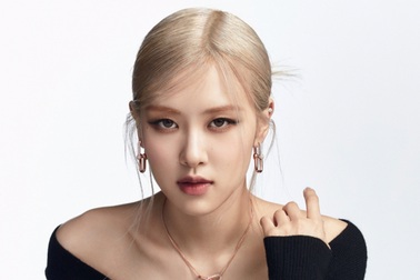 Rosé kể về sự khắc nghiệt, nỗi sợ khi làm ngôi sao thần tượng