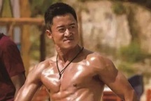 "Sự điên rồ" của Ngô Kinh: Bán nhà để làm phim, khâu hơn 100 mũi khắp người