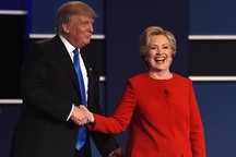 Ông Trump nói muốn bỏ tù bà Clinton