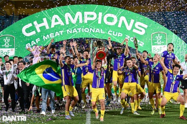 Văn Hậu lập siêu phẩm, CLB Hà Nội giành Cúp Quốc gia