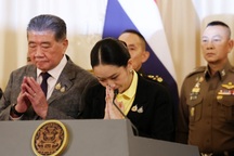 Thủ tướng Thái Lan xin lỗi, họp khẩn với quân đội sau vụ rò rỉ điện đàm