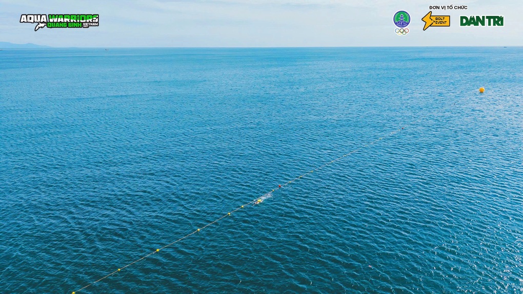 Aqua Warriors Quang Binh 2025 verifica la ruta de natación y garantiza la seguridad de los atletas - 3 Aqua Warriors Quảng Bình 2025 kiểm tra cung đường bơi, đảm bảo an toàn cho vận động viên - 3