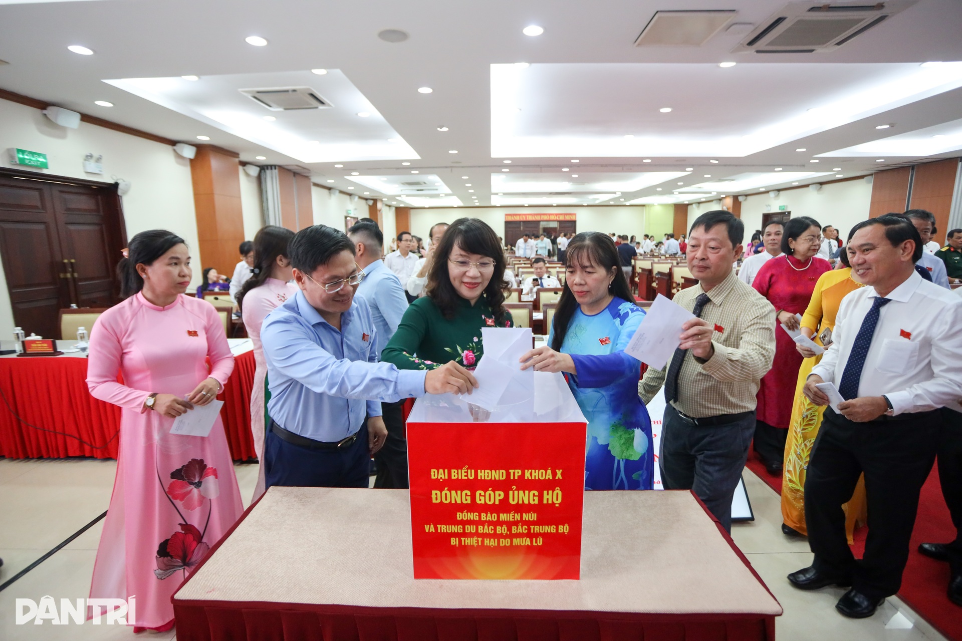 Nhiều chính sách gỡ nút thắt được HĐND TPHCM thông qua - 4 Nhiều chính sách gỡ nút thắt được HĐND TPHCM thông qua - 4