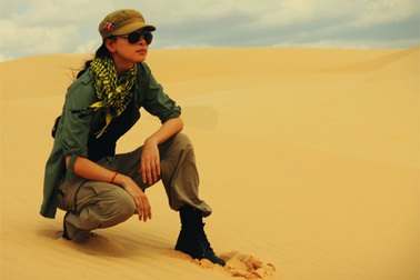 Ngô Thanh Vân bụi bặm trên sa mạc