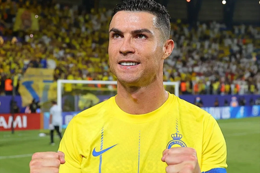 Ronaldo giành giải thưởng mang tên huyền thoại Maradona