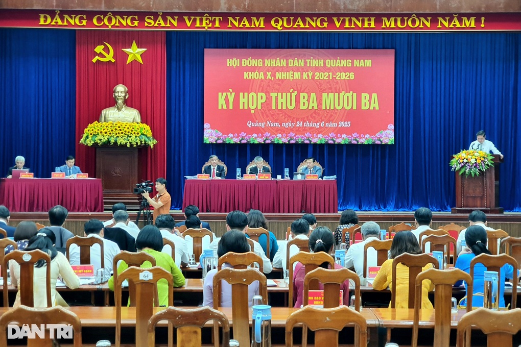 Kỳ họp trong bối cảnh đặc biệt quan trọng của tỉnh Quảng Nam - 1 Kỳ họp trong bối cảnh đặc biệt quan trọng của tỉnh Quảng Nam