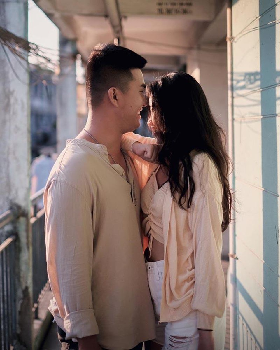 Chuyện tình yêu nảy mầm ở khu cách ly, cưa đổ bằng ly trà sữa - 3 Chuyện tình yêu nảy mầm ở khu cách ly, cưa đổ bằng ly trà sữa - 3