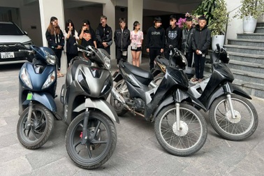 Vụ đoàn "quái xế" tông chết cô gái dừng đèn đỏ: Khởi tố 20 đối tượng