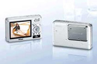Máy ảnh số "hạng nhẹ"