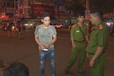 Nhớ lại mâu thuẫn 1 năm trước, nam thanh niên đâm người trọng thương