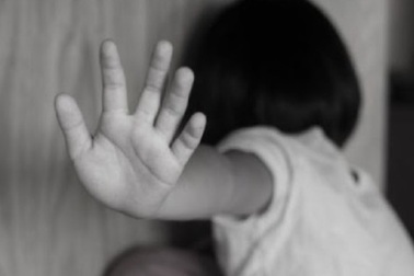 Nghiện phim "đen" nam thanh niên hiếp dâm bé gái hàng xóm 10 tuổi