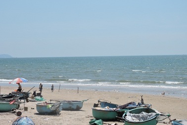 Hai vợ chồng đi tắm biển, chồng chết, vợ nguy kịch