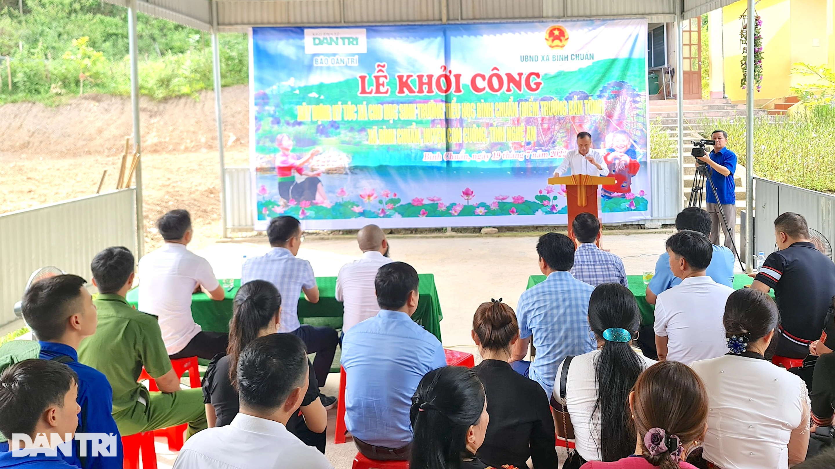 Khởi công xây điểm trường Dân trí giúp học sinh nghèo nơi miền núi xứ Nghệ - 3 Khởi công xây điểm trường Dân trí giúp học sinh nghèo nơi miền núi xứ Nghệ - 3