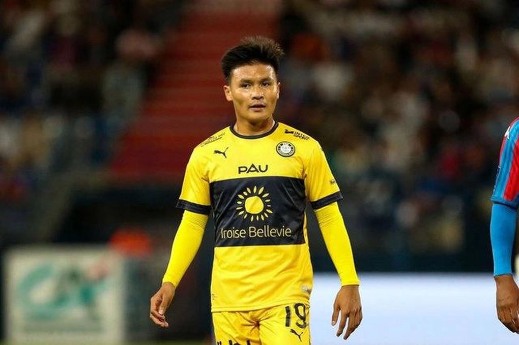 Quang Hải dần trở thành người thừa ở Pau FC - 1 Quang Hải dần trở thành người thừa ở Pau FC - 1