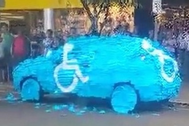 Bài học nhớ đời vì đỗ xe sai chỗ