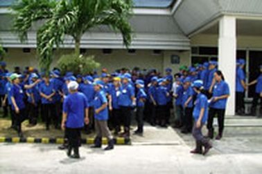 Lương không đủ sống, hơn 500 công nhân đình công 